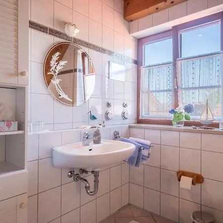 Apartment Haus Desor *